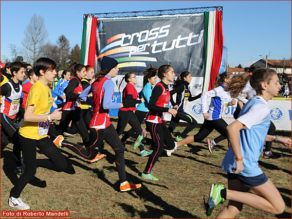 S.Vittore Olona 5 Mulini 2014 partenza ragazzi foto Roberto Mandelli