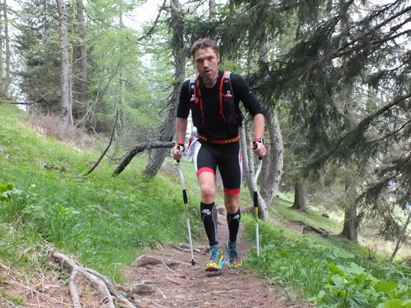 DXT 103 K il secondo classificato peter kienzl appena dopo il transito a forcella staulanza