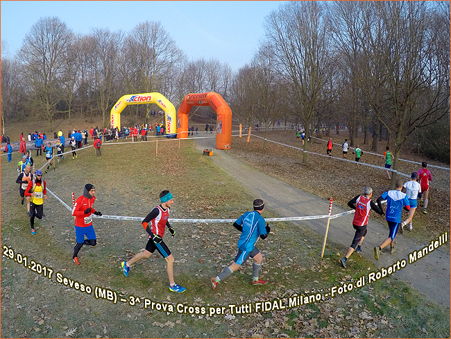 Seveso Cross per Tutti Fidal Milano 2017 passaggio foto Roberto Mandelli
