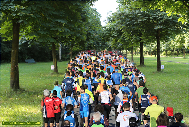 Podisti Parco Nord Milano foto Roberto Mandelli